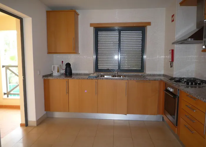 Corcovada 37 * Αλμπουφέιρα